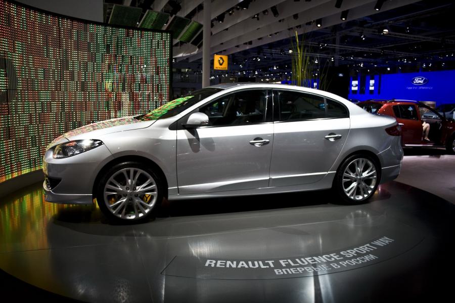  Renault Fluence 2010 года  (фото 46 из 146)